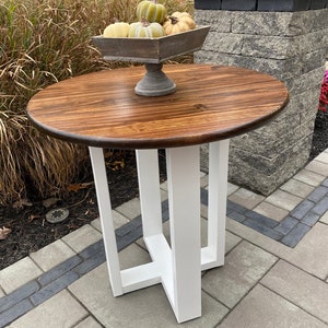 Farmhouse Style Round Dining Table