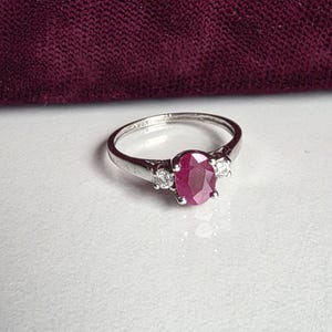 Vintage 14k White Gold Oval Cut Natural Ruby And Diamond Trilogy Ring