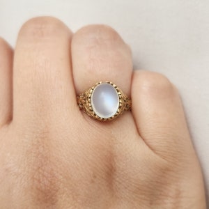 Vintage 10k yellow gold moonstone cabochon statement ring, fancy filigree gold ring, US size 6, glowing moonstone