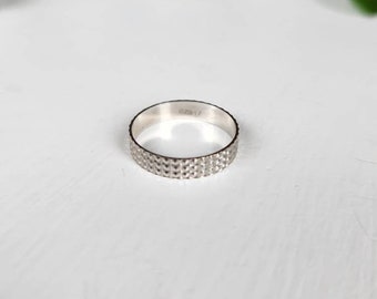 Vintage solid 18k white gold textured band, stackable white gold band, unique wedding band, white gold comfort band ring