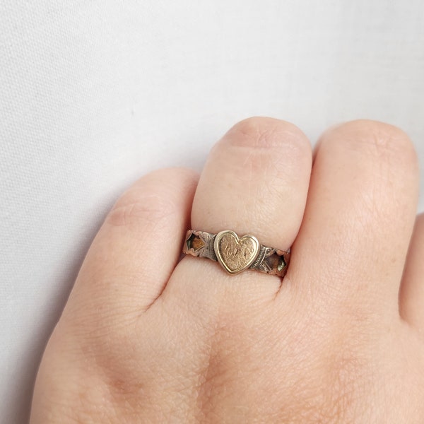 Antique Victorian 9ct yellow gold mourning heart shaped signet ring, antique mourning jewelry, heart signet ring