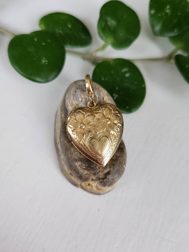 Dainty 18k Gold Plated Stainless Steel Sublimation Blank Heart Lock Frame  Women Jewelry Photo Picture Locket Pendant Necklace - Buy 24k Gold Locket