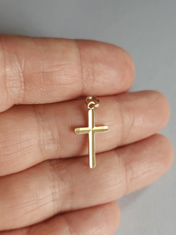 Vintage 9ct yellow gold double sided cross pendant