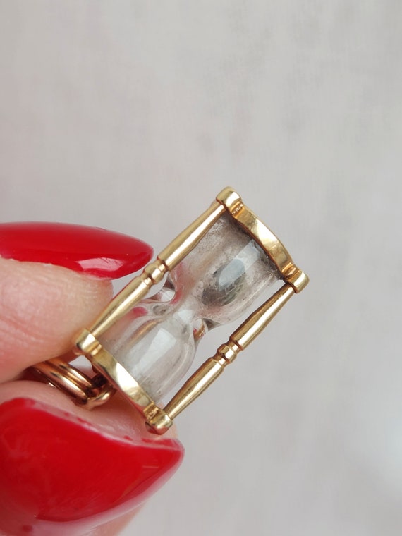 Vintage 14k yellow gold hourglass charm/pendant, … - image 7