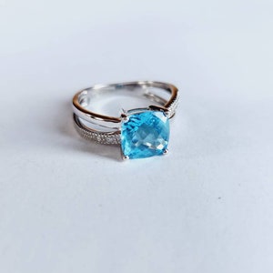 Stunning vintage solid 18k white gold blue topaz and diamond statement ring, US size 6.25, icy blue topaz, gemstone engagement ring