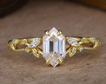 Anel de Noivado com Moissanita de Corte Hexagonal em Prata 925, Anel de Casamento Exclusivo em Ouro Amarelo, Anel de Noivado Art Déco para Aniversário ou Promessa para o Seu Amor