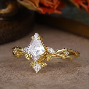 Vintage Kite Cut Moissanite Engagement Ring, Unique Promise Anniversary Ring Gift, Vintage Moissanite Ring for Women, Leaf Wedding Ring