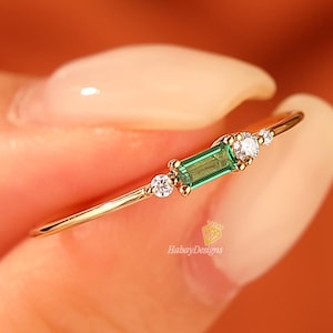 Emerald Baguette Ring Gemstone Ring, Emerald Jewelry Gift for Her, Delicate Stacking Ring, May Birthstone Ring, Delicate Engagement Ring