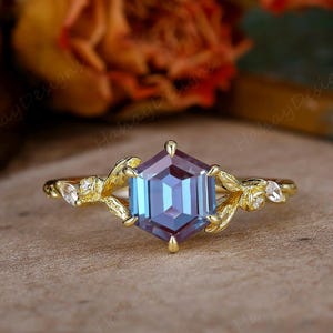 Hexagon Cut Alexandrite Engagement Ring, June Birthtone Gemstone Ring, Solid Gold Alexandrite Ring, Promise Moissanite Ring Anniversary Gift