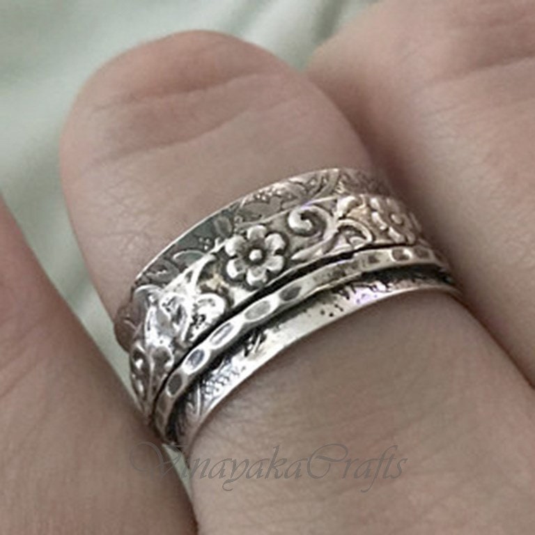 Antiqued Leaf Spinner Nature Ring - .925 Sterling Silver Band (Sizes 7-13)