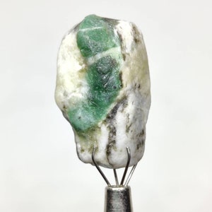 Natural Emerald Specimen, Emerald Raw Crystal, Natural Emerald Rough, Brazilian Emerald Specimen, 25×15×11 Mm, 32 Carats