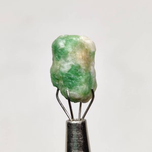 Natural Emerald Specimen, Emerald Raw Crystal, Natural Emerald Rough, Brazilian Emerald Specimen,13.5×8.5×8 Mm, 7.85 Carats