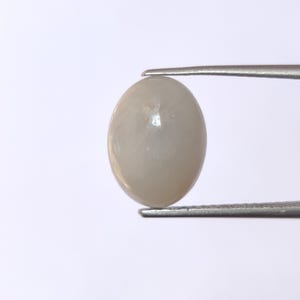 Cabochão de safira branca natural, cabochão solto de safira branca africana, gemas de safira branca amarelada não tratadas, 12,5 x 9,5 x 6,2 mm, 7,80 quilates