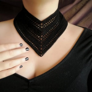 CROCHET PATTERN BUNDLE Black gothic crochet lace collar necklace, Goth crochet lace fingerless gloves image 3