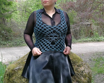 Crochet Gothic Skull Crop Top Pattern, Alt Bralette (PDF Pattern)