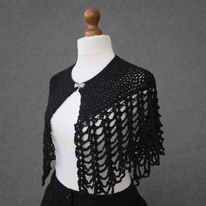 Häkelanleitung, Gothic Vampir Umhang, Spinnennetz Cape (PDF Muster)