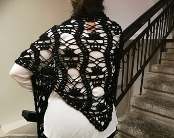 CROCHET PATTERN skulls shawl, creepy cute triangle scarf for goth girls, Halloween wear, lost souls inspired crochet tutorial