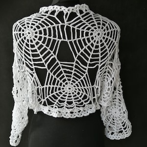 ADVANCED CROCHET PATTERN Gothic crochet spiderweb top, alternative festival bolero or jacket for goth women, Halloween outfit, gothic wear image 2