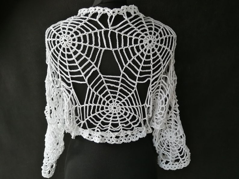 ADVANCED CROCHET PATTERN Gothic crochet spiderweb top, alternative festival bolero or jacket for goth women, Halloween outfit, gothic wear image 2