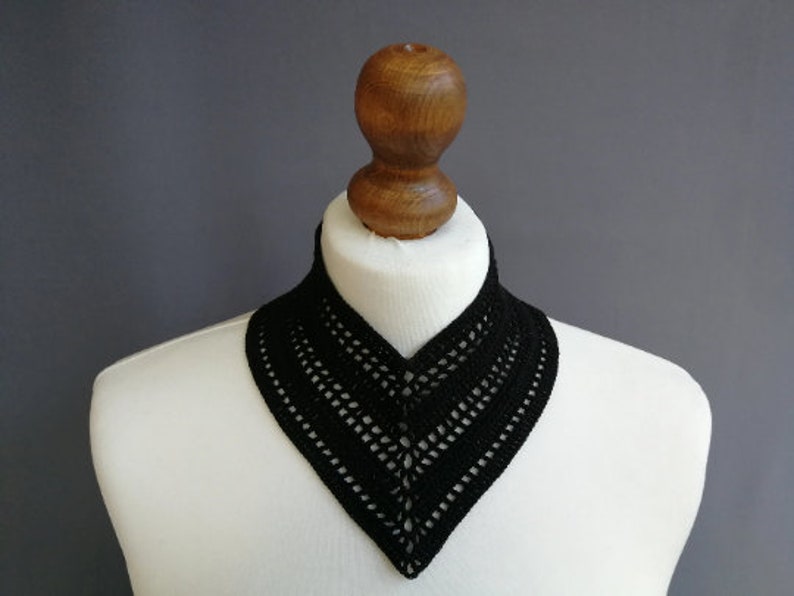 CROCHET PATTERN Black gothic crochet lace collar necklace, Victorian mourning wide choker for goth girls, Victorian cosplay, Vampire costume image 2