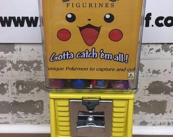 TOKEN Vend Awesome Pokemon Vending Machine for the kid or man-child ;-) who has everything Includes Figurines