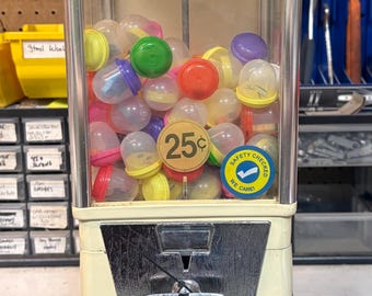 Classroom Reward System Toy Capsule Vending Machine with Filled Capsules For Parents and Teachers
