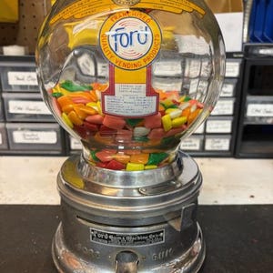Free Shipping Discounted Glass Globe FORD GUM Machine Chiclet Machine Kiwanis Club Gumball Fundraiser