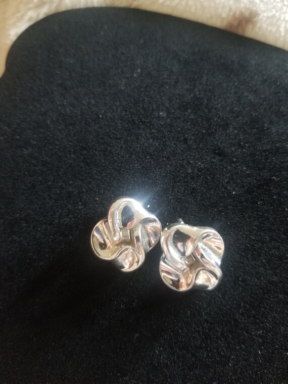SALE*Silver toned Trifari Clip Knots