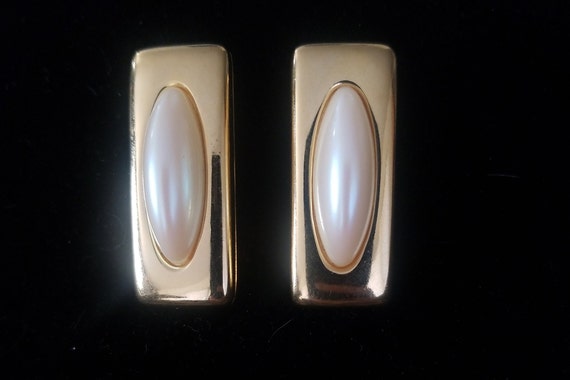 Vintage Givenchy modernist Pearl Clip earrings - image 1