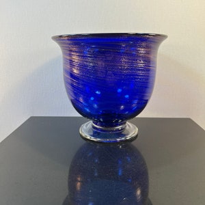 Art glass bowl