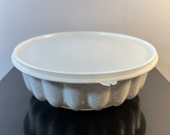 vintage Tupperware jello mold