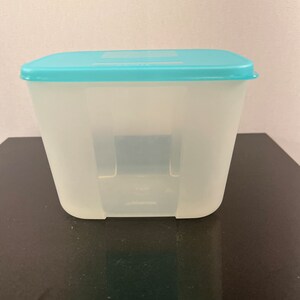 Tupperware container
