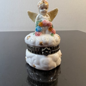 vintage angle trinket box