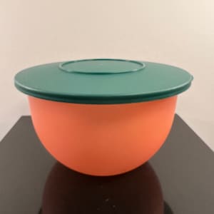Vintage Tupperware bowl