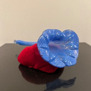 Vintage blue art glass flower