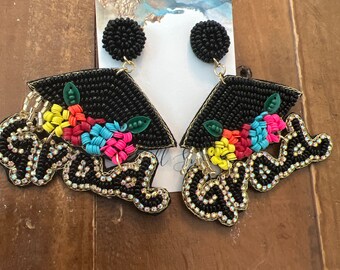 Celebration Congrats ‘Grad’ cap class of 2023 seed bead & flowers dangle earrings- new grad earrings-graduation earrings-grad tassel hat