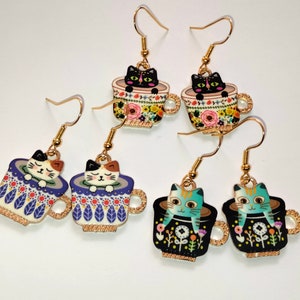 Kattenoorbellen, kattensieraden, cadeaus voor kattenliefhebbers, kat in een theekopje, cartoon dierensieraden, grappige kat, hangende kattenoorbellen