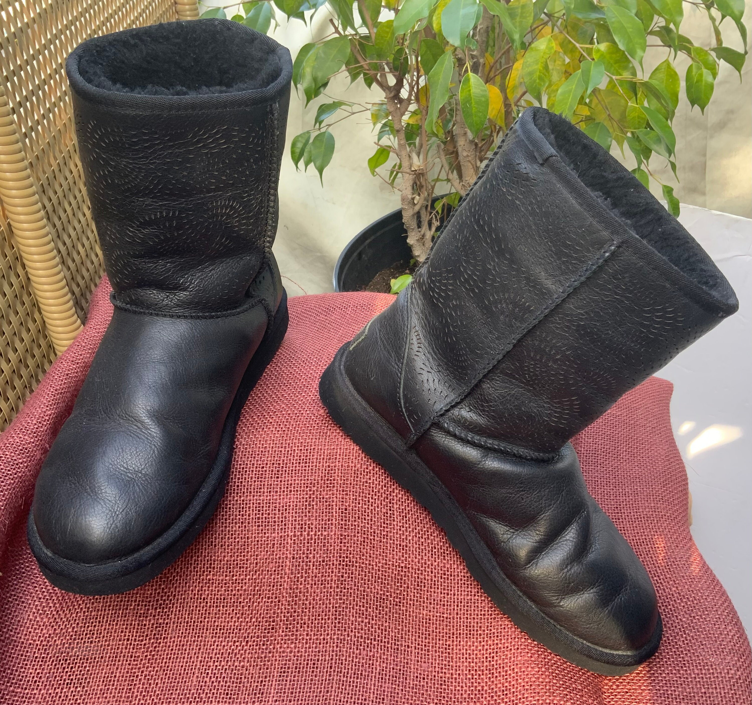 Black leather online ugg boots uk