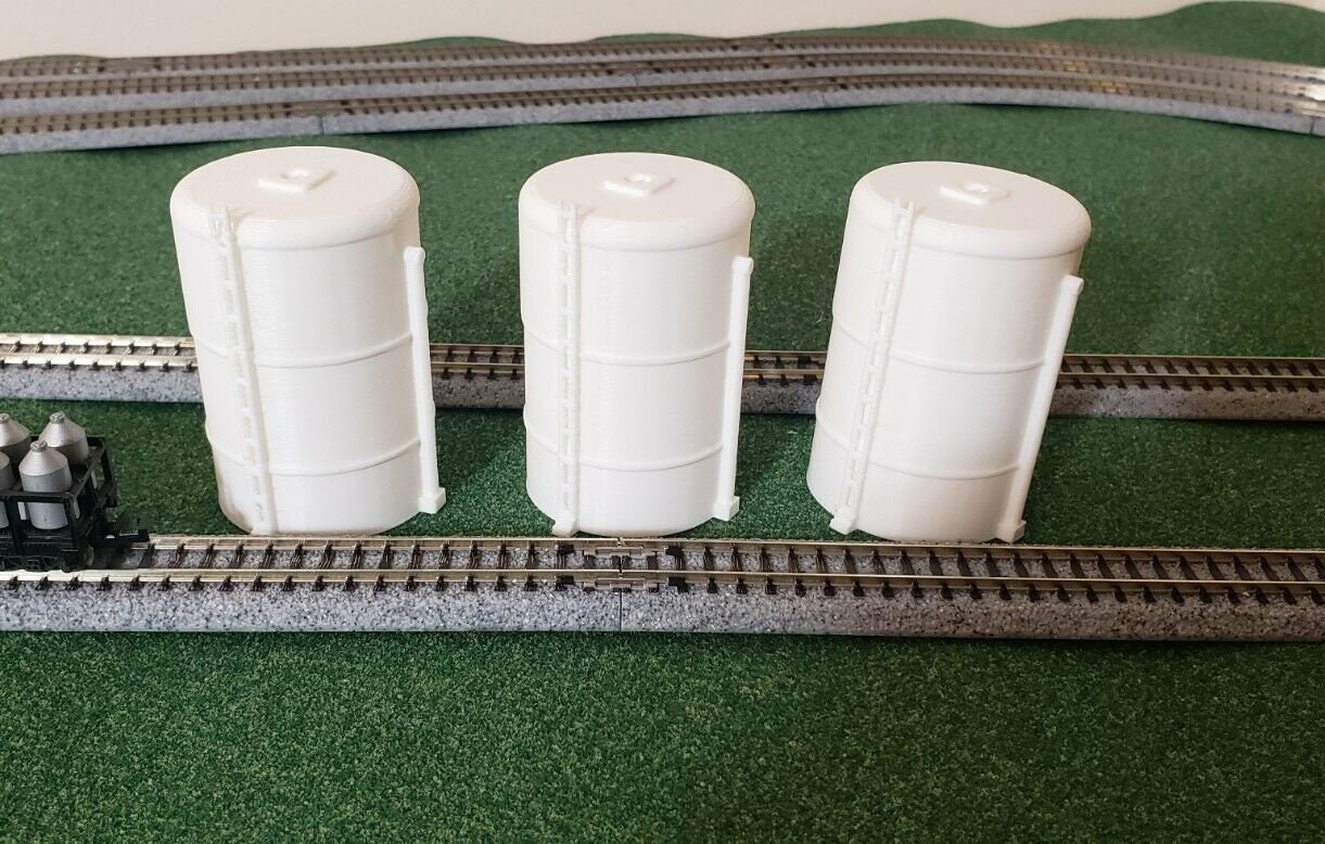 N Scale 1/160th 3 piece liquid storage tanks 3D printed for layout