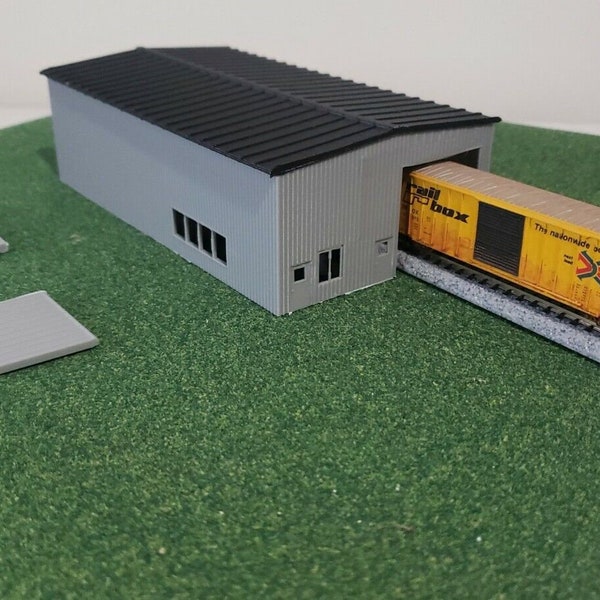 N Scale 1/160- Warehouse / Industry Building / Garage / Shop / Fits Kato track + rolling stock / removeable garage doors