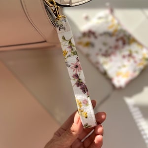 Keychain Wristlet, Wristlet for Earbud, Fabric Wristlet, Cute Wristlet, Floral Wristlet, Handmade Wristlet, Boho Wristlet, Wristlet for Keys