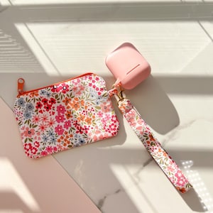Pulsera con llavero, pulsera para auriculares, pulsera de tela, pulsera bonita, pulsera con flores, pulsera hecha a mano, pulsera bohemia, pulsera para llaves
