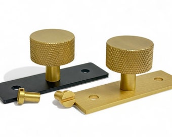 Moderne keukenkastbeslag, gekartelde messing ronde knop met achterplaat
