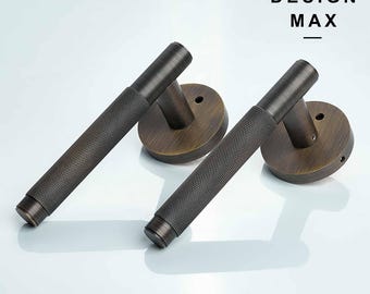 Maniglia a leva in ottone zigrinato per porte interne - Accessorio moderno per porte interne