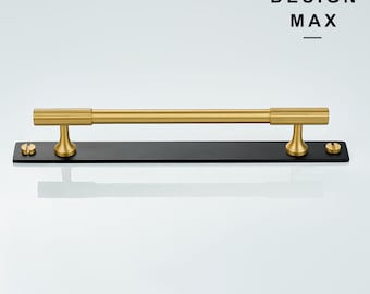 Maniglia per mobile in ottone opaco Marlowe con piastra posteriore nera