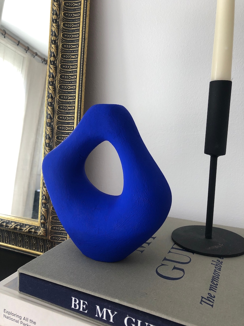 Vase bleu électrique image 1