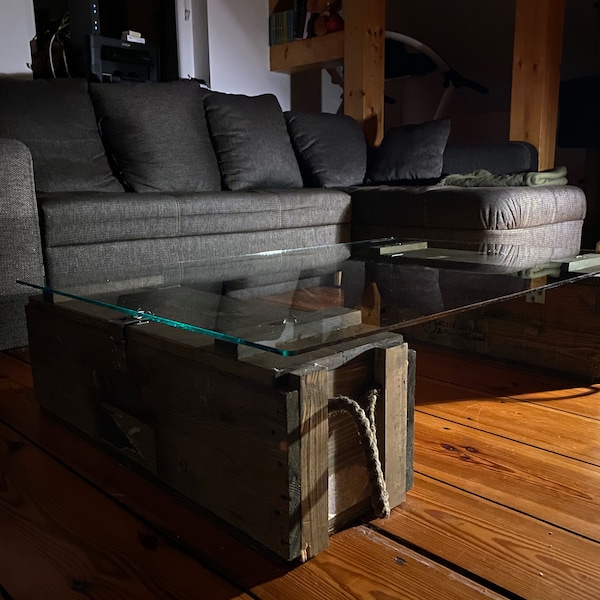 Exclusive Glass-Table