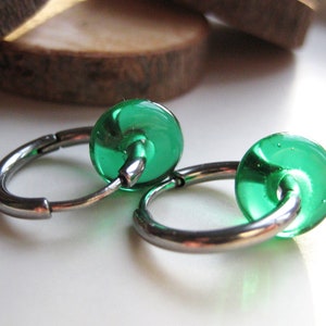 Creoles with a pearl in spun glass with a lampwork Small beads in grass green/blue/teal green in Murano glass Minimalist jewelry