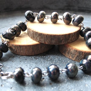 Lampwork spun glass bead bracelet Iridescent black Murano glass beads Venetian spun glass beads Gift for woman