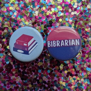Bisexual Librarian Pins, Bisexual Librarian Pinback Buttons, Bisexual Librarian Gifts, Bisexual Pride Pins, Bibrarian, Bi Book Stack Pins